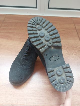 Zapato negro tacón baja ancho