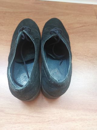 Zapato negro tacón baja ancho
