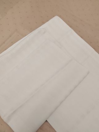 Sábanas de matrimonio bordadas.