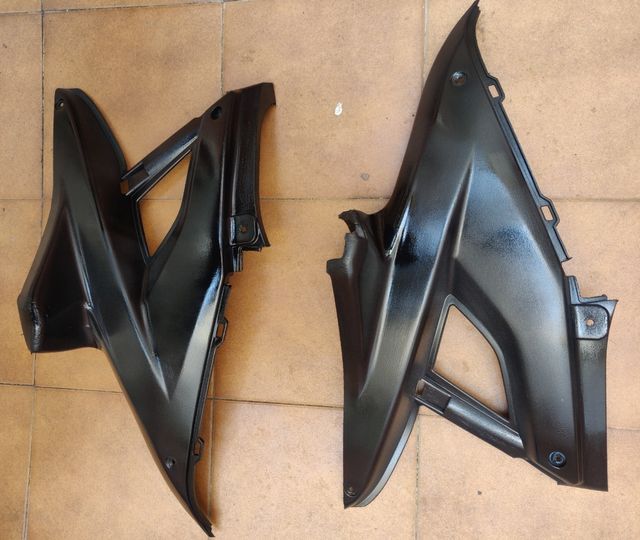 Pastas laterales Yamaha Aerox 