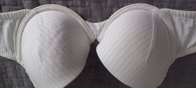 Indumenti reggiseni