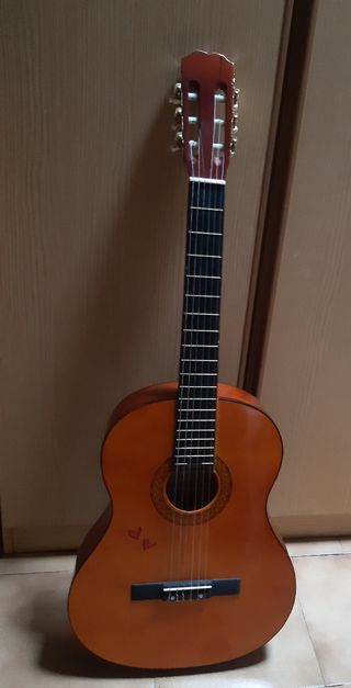 Chitarra classica con custodia 