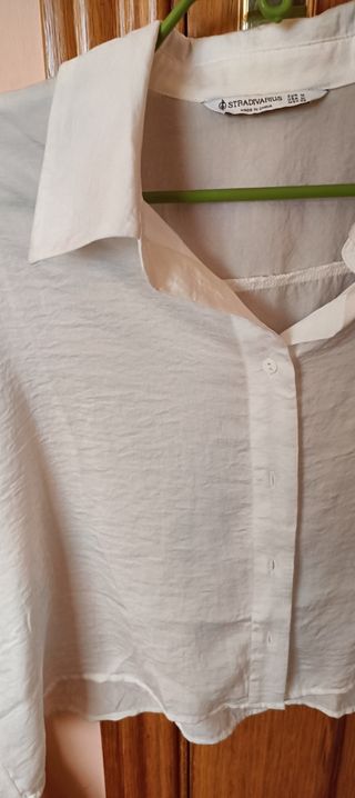 Camisa crop Stradivarius