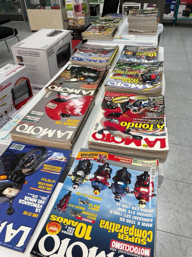 Lote Revistas motos 569 ud. / coches 130ud.