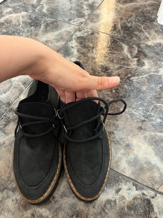 Zapato negro de vestir