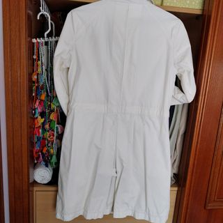 Trench zara talla M color hueso