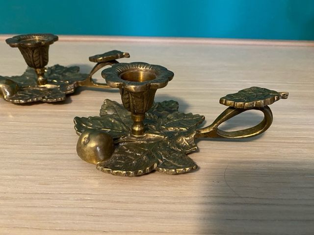 Portavelas de latón