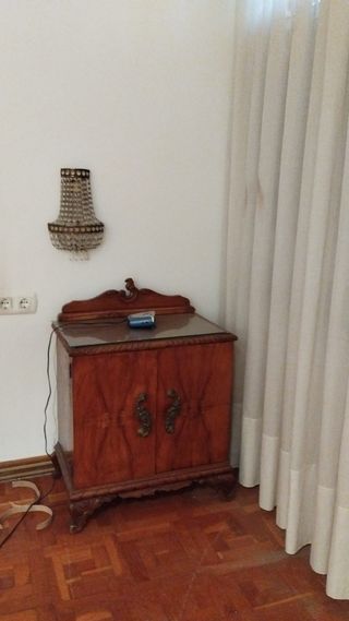 Pareja mesitas noche.