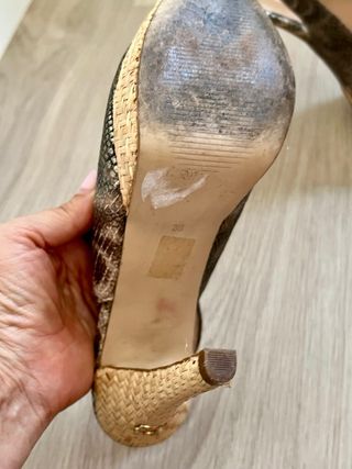 Sandalias piel Guess como nuevas
