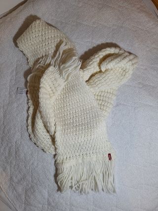 Conjunto gorro y bufanda Levis