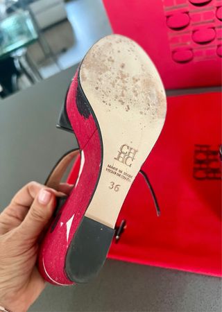 Cuñas Carolina Herrera sin estrenar