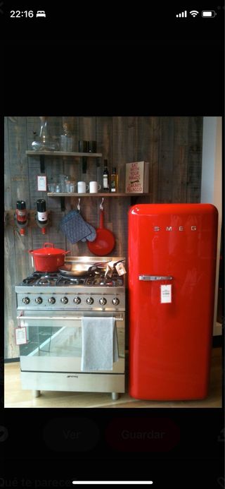 Nevera SMEG roja modelo FAB28
