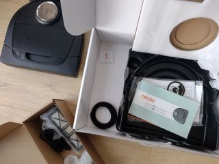 Robot Neato Botvac D5 connected 