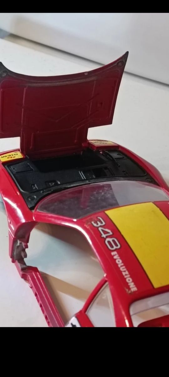 CARROCERÍA FERRARI 348 EVOLUTIONE 1/18 BURAGO