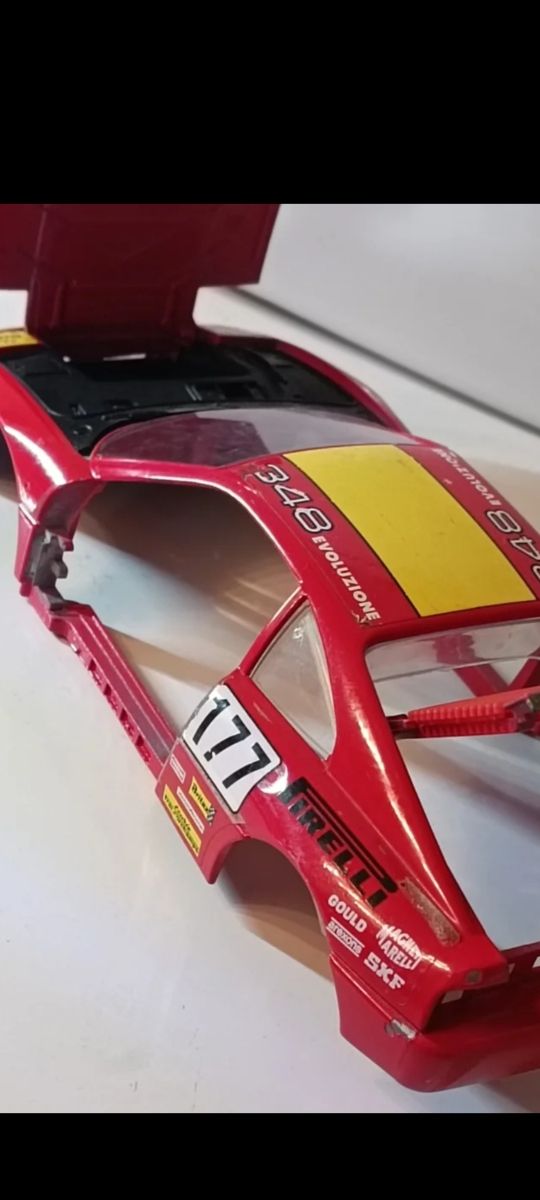 CARROCERÍA FERRARI 348 EVOLUTIONE 1/18 BURAGO