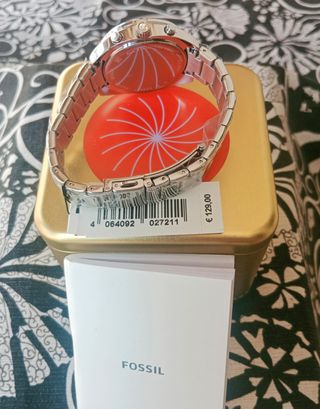 Nuevo Reloj Fossil Plateado/Blanco, para Mujer.