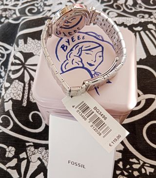 Nuevo Reloj Fossil Plateado/Negro, para Mujer.