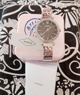 Nuevo Reloj Fossil Plateado/Negro, para Mujer.