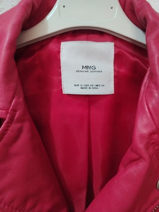Cazadora biker piel roja Mango