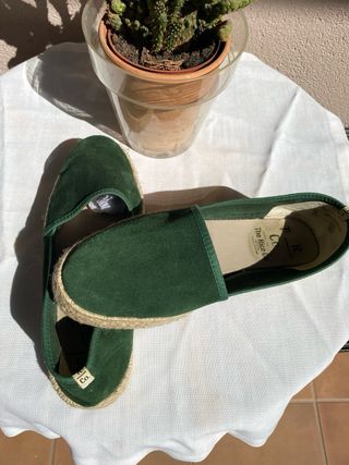 Alpargatas de lujo. Color verde. Un solo uso. 39