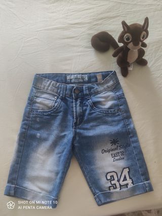 Pantaloncino anni 6/7 come nuovo 🌹