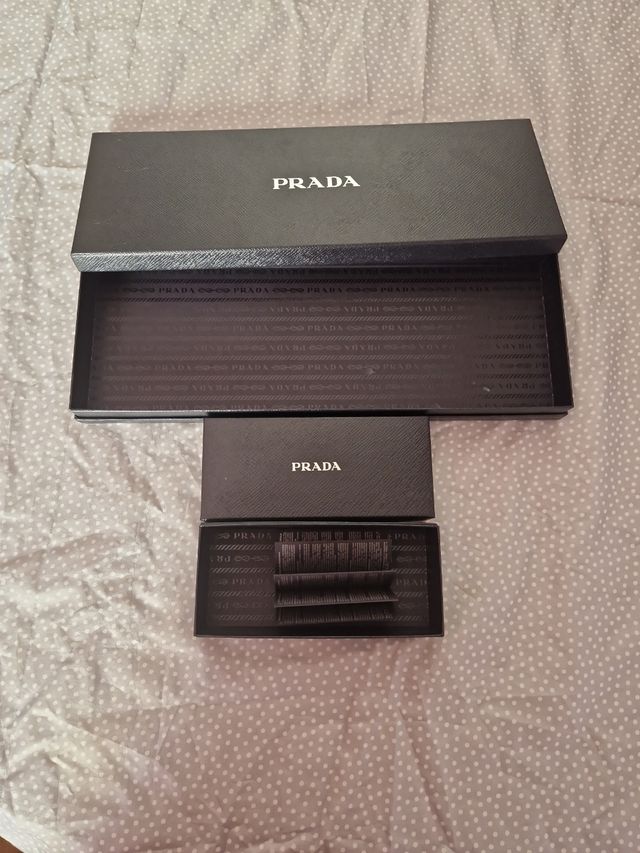 cajas de PRADA