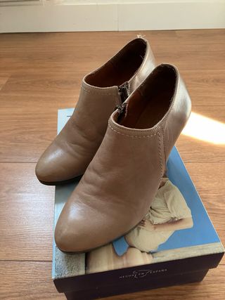 Botines color topo 36