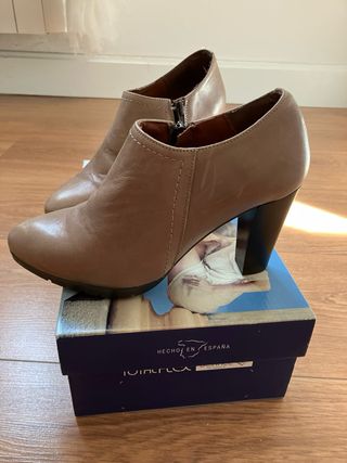 Botines color topo 36