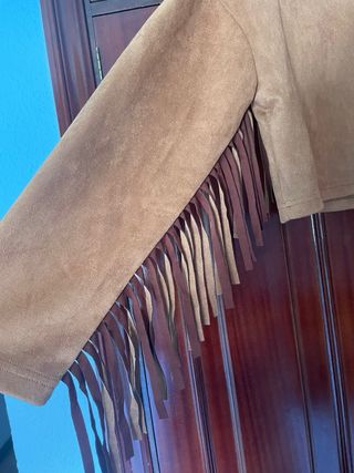 Chaqueta flecos camel