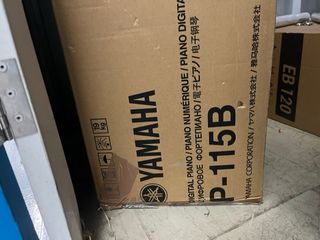 Yamaha P-115 piano electrónico digital
