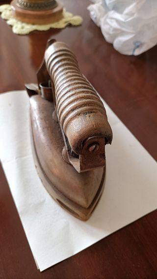 Plancha de hierro antigua