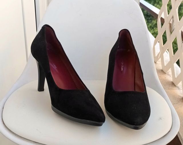 Zapato Salón negro ante