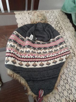 Gorro de invierno con pompon