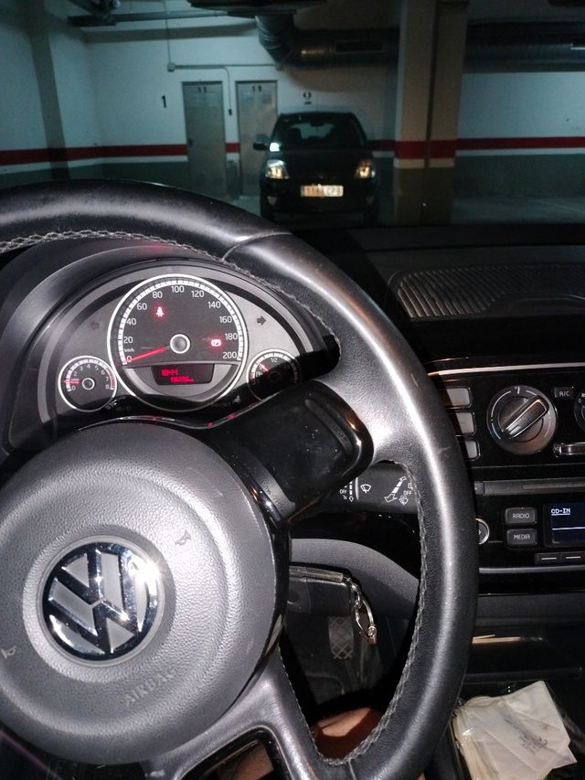 Volkswagen up! 2015