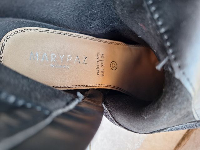 Botas negras tacón bajo