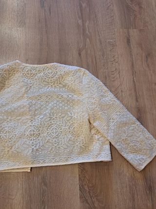 Chaqueta bordada preciosa, talla xs