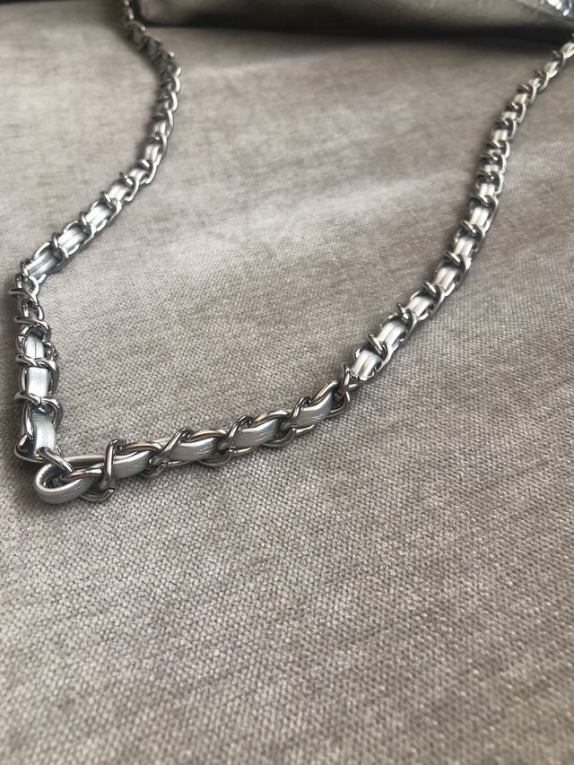 Bolsito plata de mano y bandolera