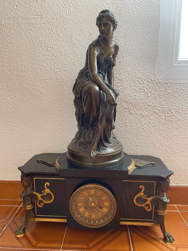 RELOJ ANTIGUO BRONCE MACIZO -PRECIO NEGOCIABLE