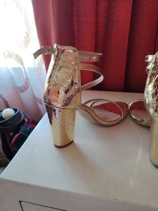 Sandalias Doradas, N° 37