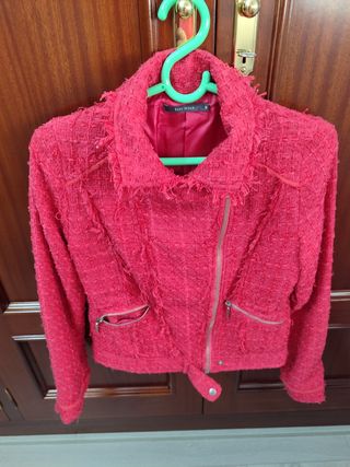 Chaqueta de mujer tipo biker.