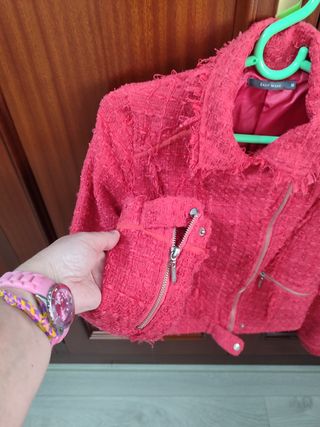 Chaqueta de mujer tipo biker.