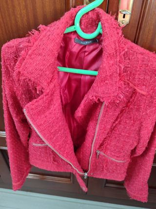 Chaqueta de mujer tipo biker.