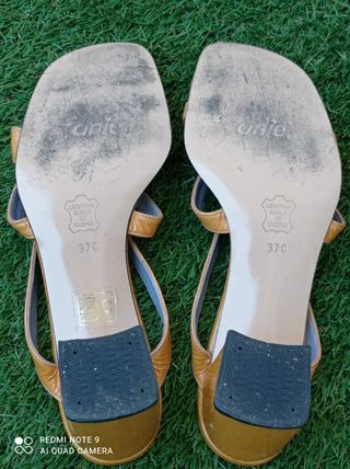 Sandalias color mostaza