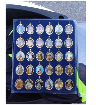 Colección de medallas de vírgenes