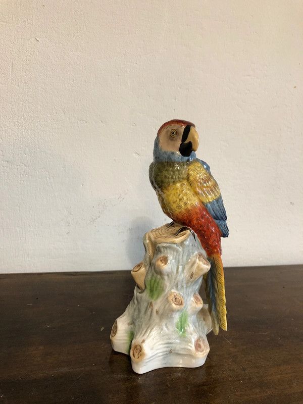 Antica Statuina di Pappagallo Ceramica Capodimonte