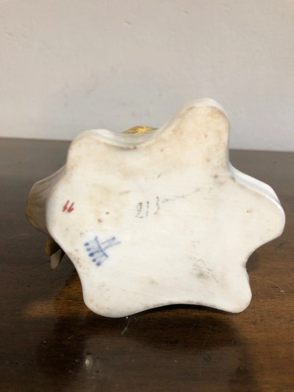 Antica Statuina di Pappagallo Ceramica Capodimonte