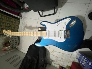 Guitarra electrica y amplificador fender