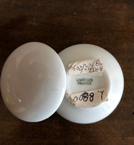 Scatolina ovale in porcellana Limoges