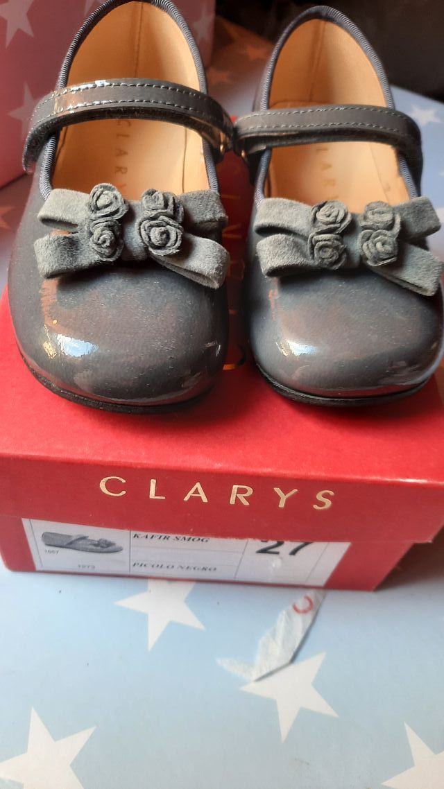 Zapatos niña grises marca CLARYS