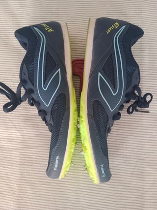 Zapatillas clavos atletismo niño decathlon